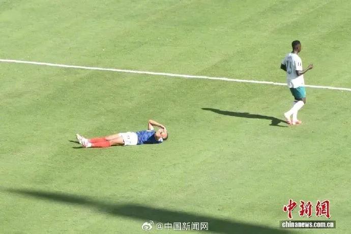 世界杯为了等广告播完，让球员多站了40秒才恢复比赛，“强制补水”遭吐槽